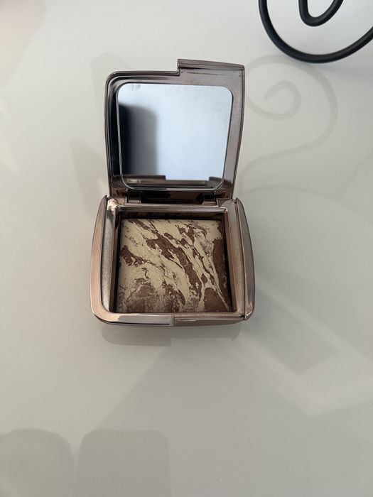 Bronzer hourglass diffused ambient