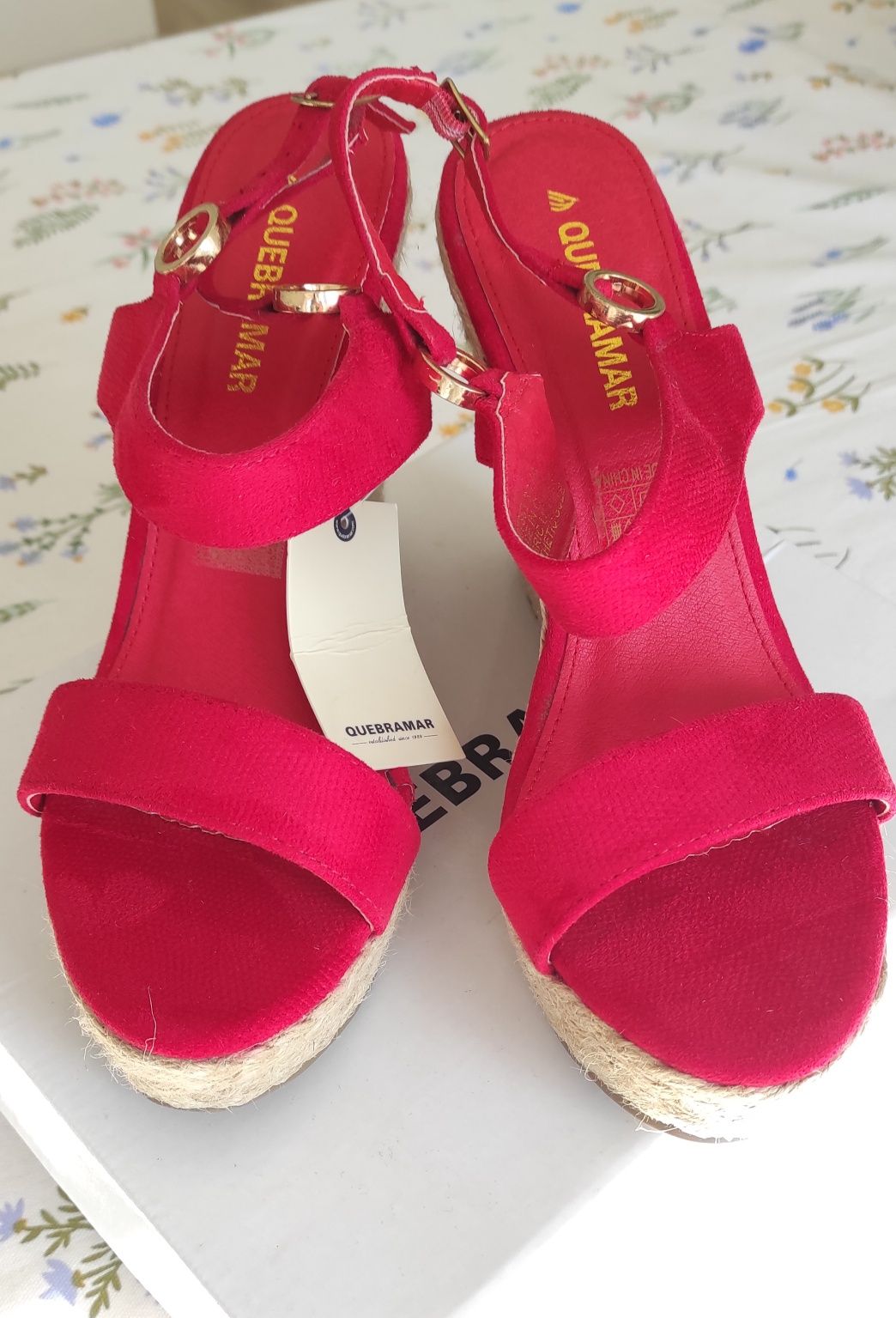 Sandálias vermelhas novas Quebramar tam. 40