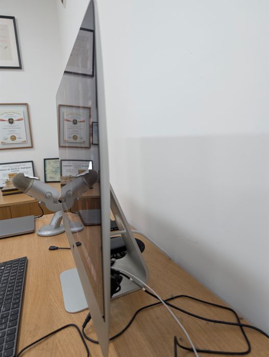iMac 27" Retina 5K (2020) - 16GB RAM / GPU Dedicada 4GB