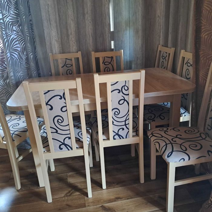 Duży zestaw stół i 8 krzeseł