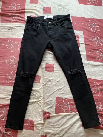 Новые черные мужские джинсы с рваными (с разрезами)коленями Skinny Fit