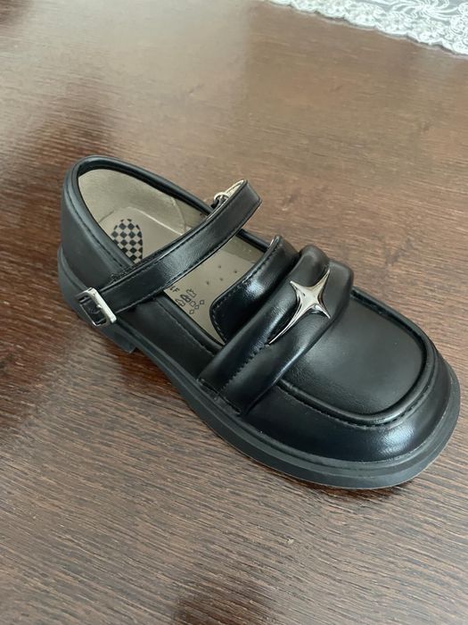 Туфельки для дівчинки