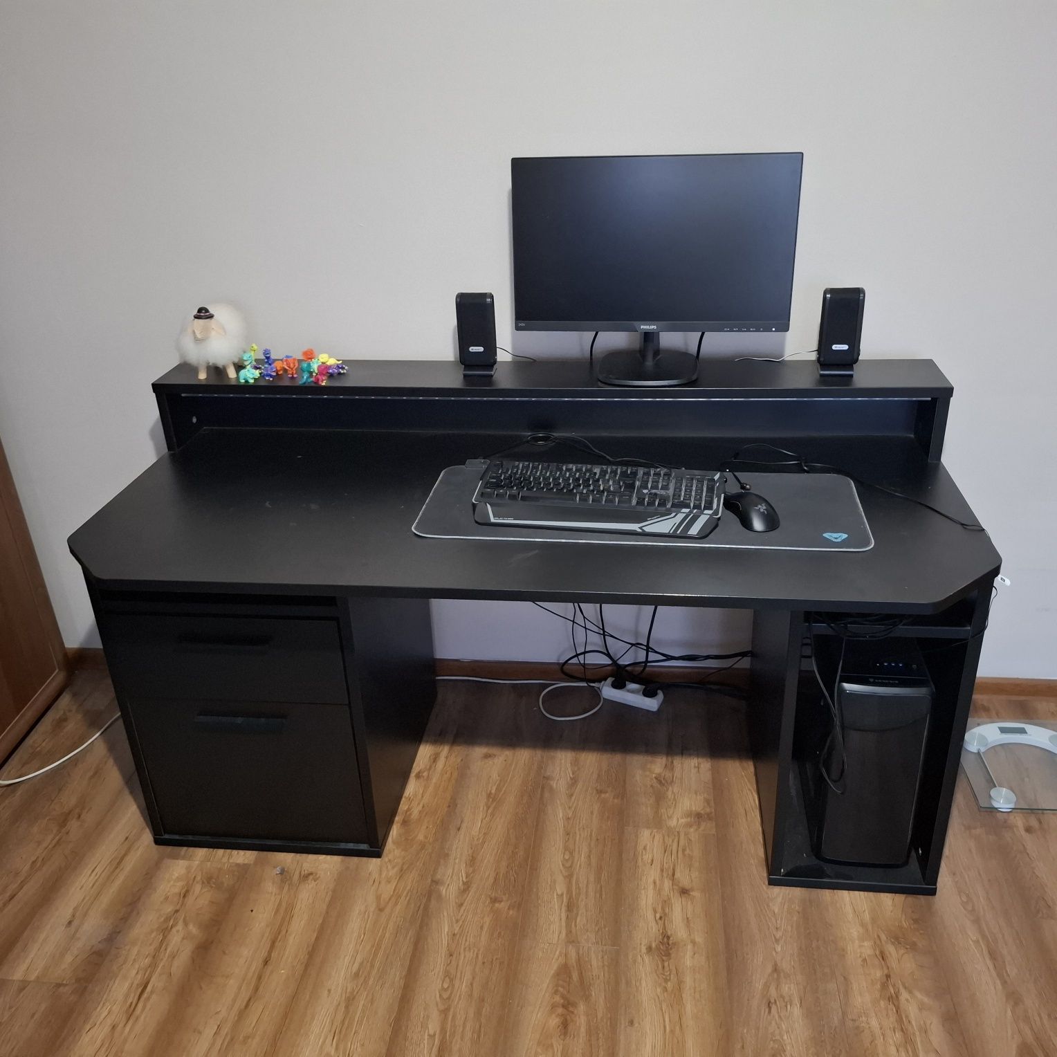 Biurko gamingowe tezaur z oświetleniem led