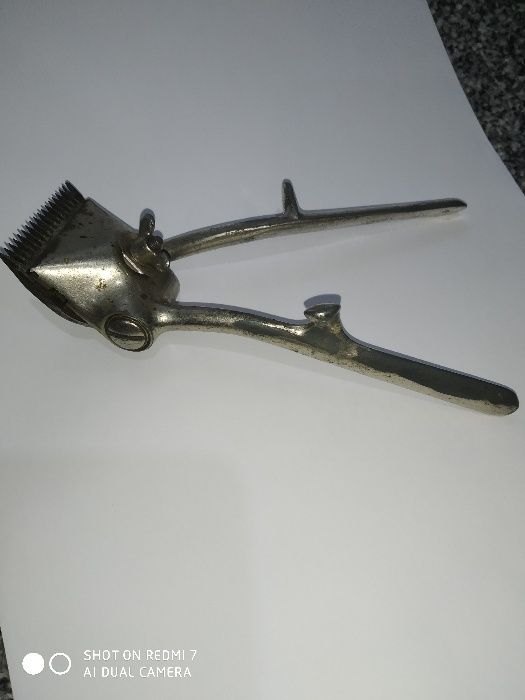 Ручная машинка для стрижки волос. СССР, 1959 год.