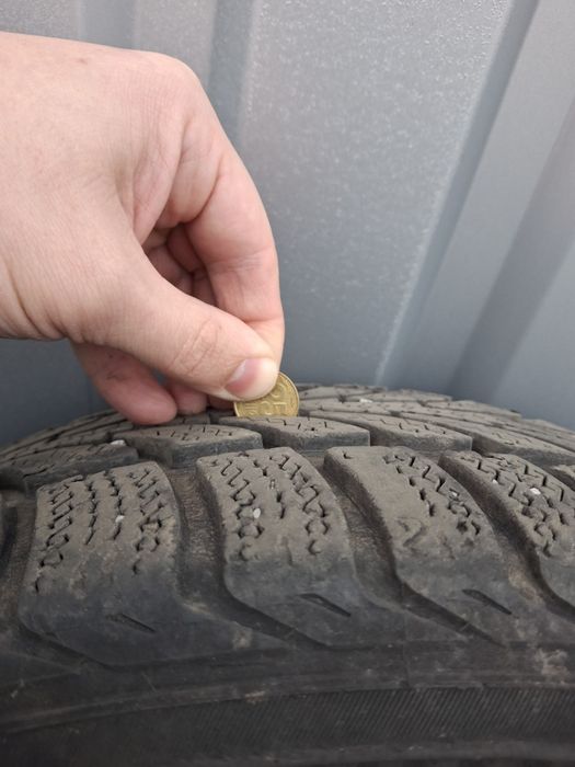 Зимові шини Nokian 205/55 R16 - 4 шт.