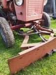 Pług hydrauliczny do T25 Władimiriec