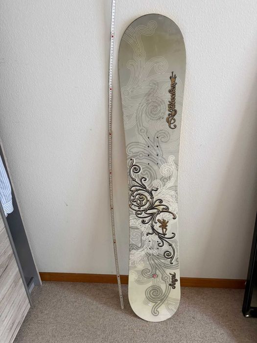 Deska snowboardowa Nidecker Angel 145 cm, stan dobry, srebrna - żółta