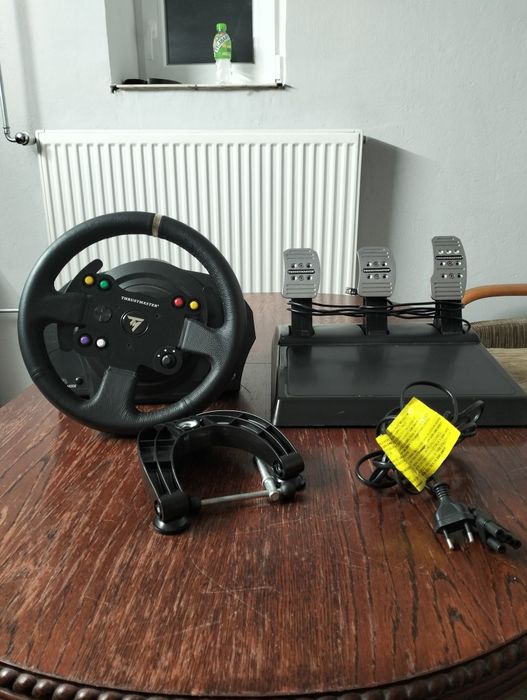 Kierownica Thrustmaster TX Racing Wheel Leather Edition z pedałami