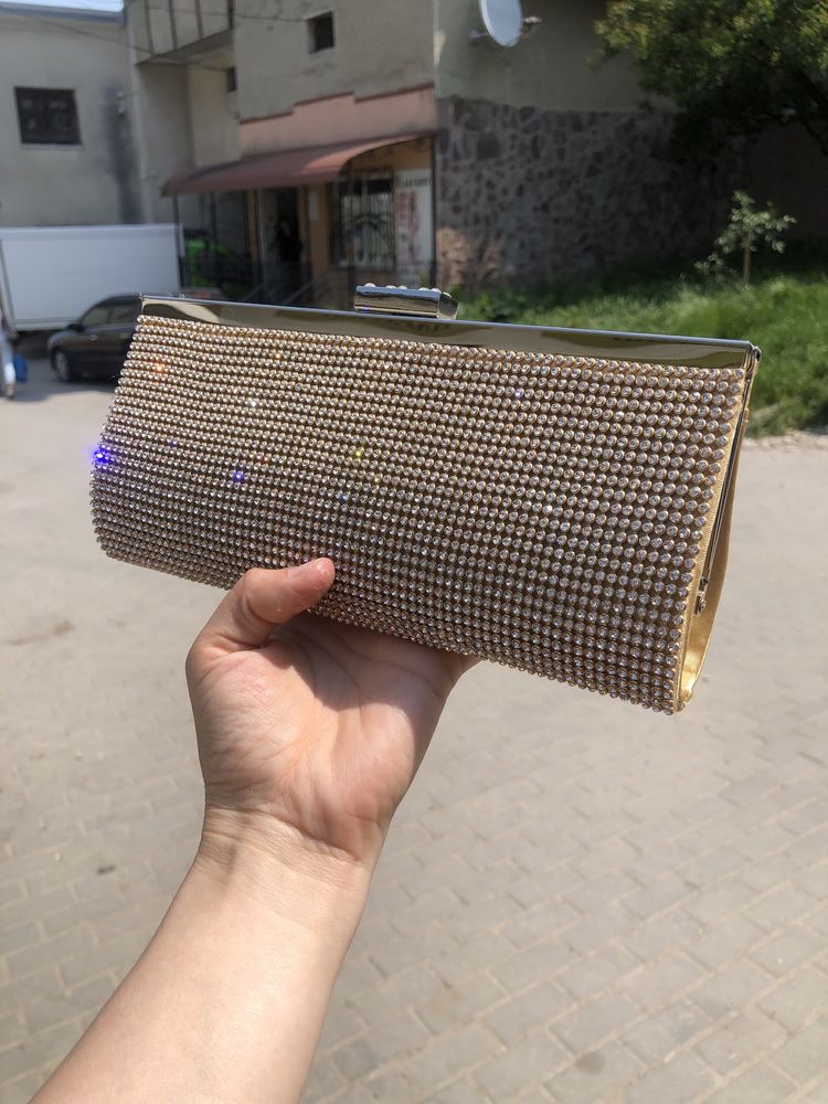 Клатч з камінчиками