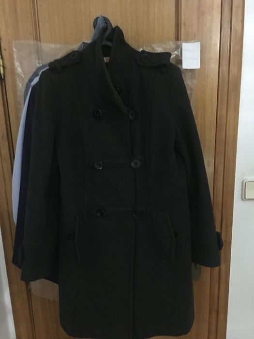 Casaco comprido cinzento