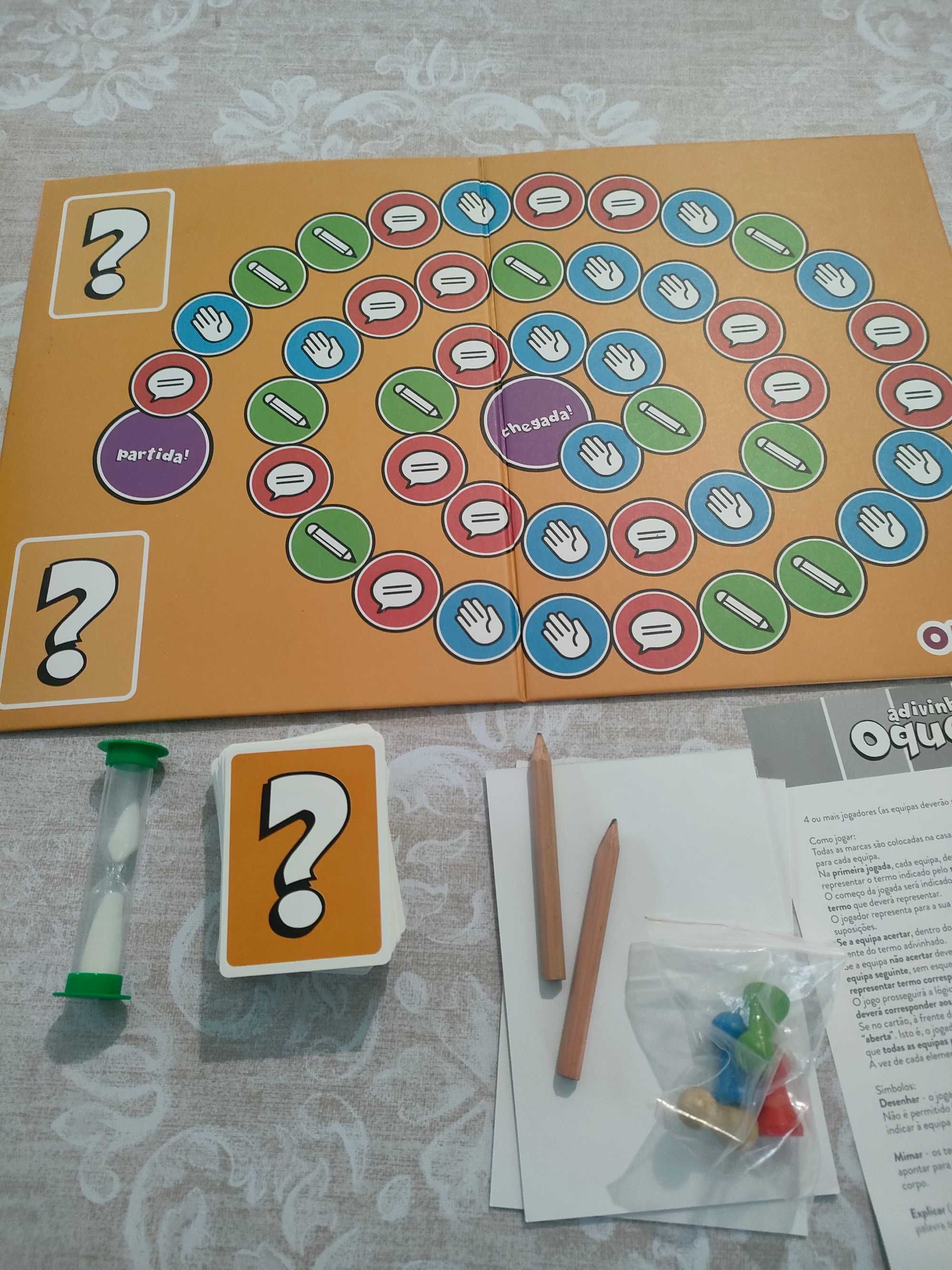 Jogo Tabuleiro - Adivinha o que é.