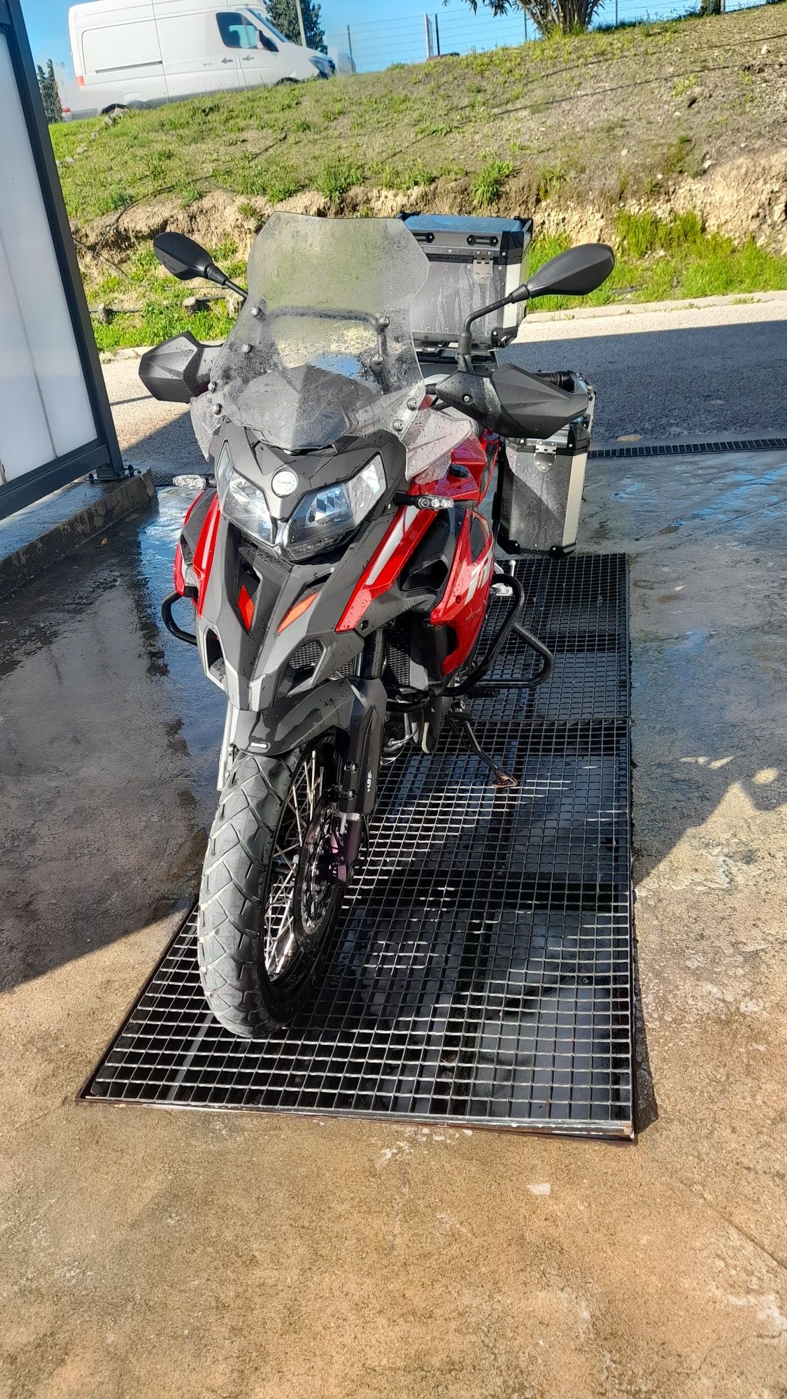 Moto Benelli TRK 502x. 2020. Com revisão.