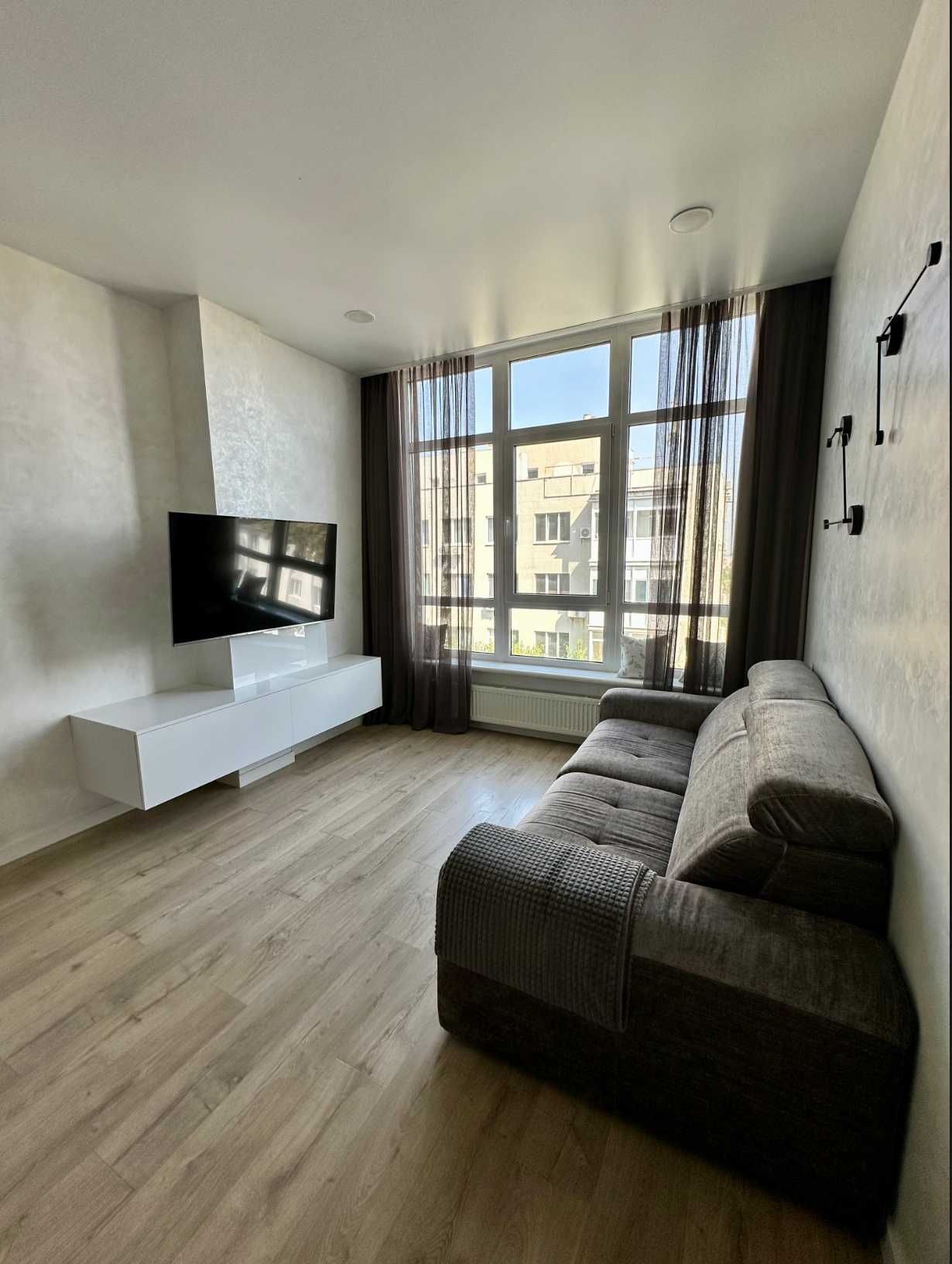 Продам 3х кімнатну квартиру ЖК Comfort City з власним басейном Центр