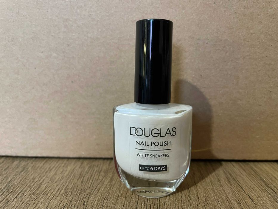 Lakier do paznokci Douglas - 200 white sneakers