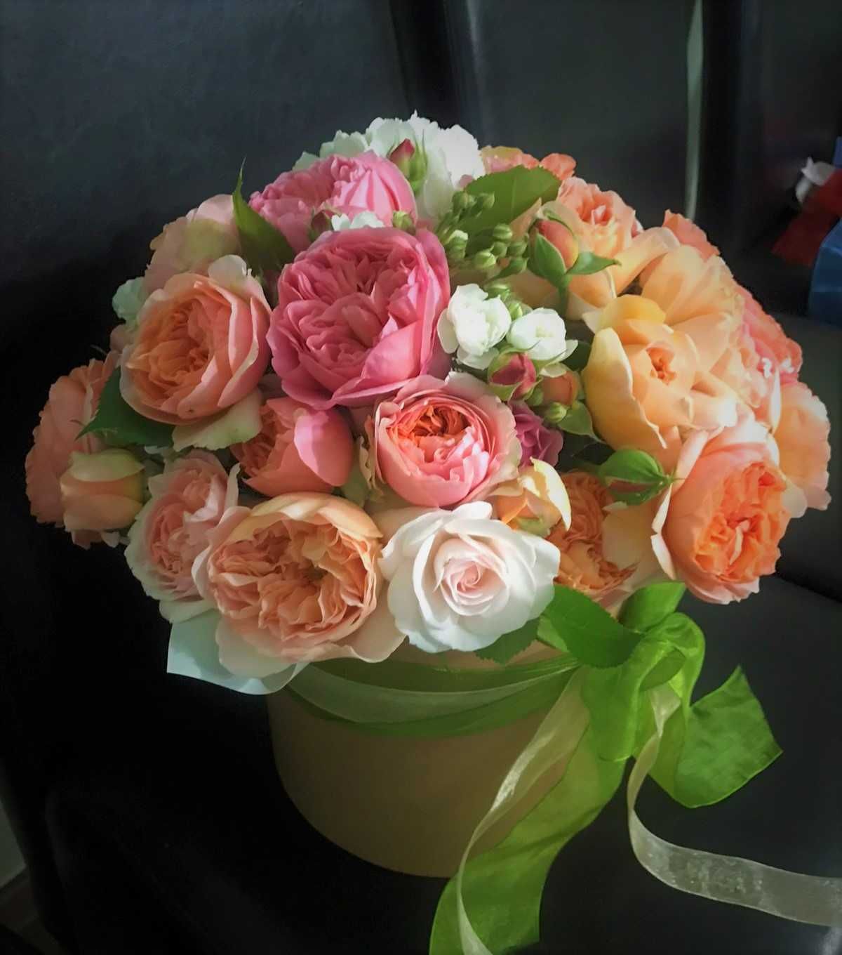 Піоновидні троянди, півонії,квіти,букети в шляпних коробках, доставка