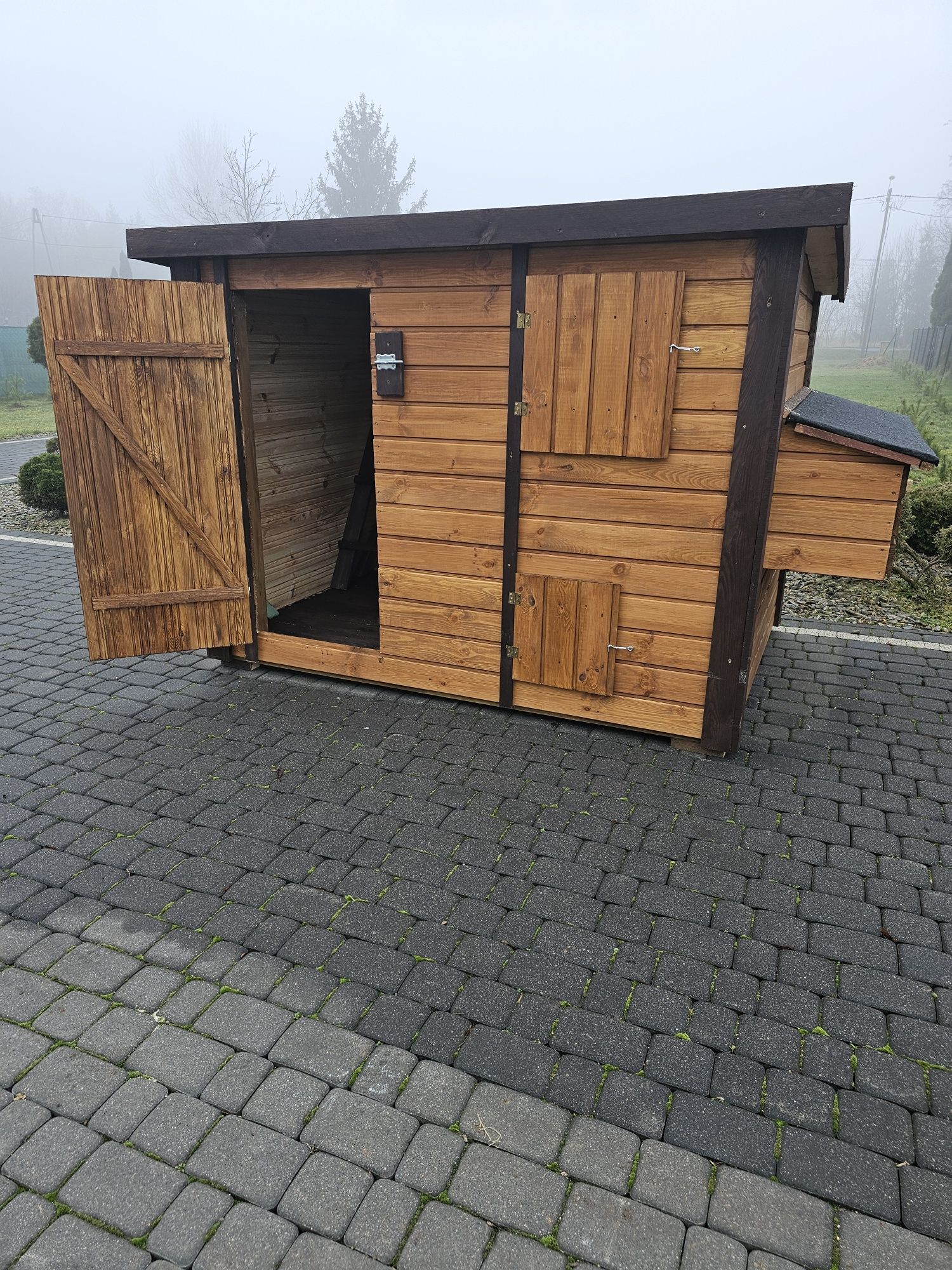 Drewniany domek dla zwierząt