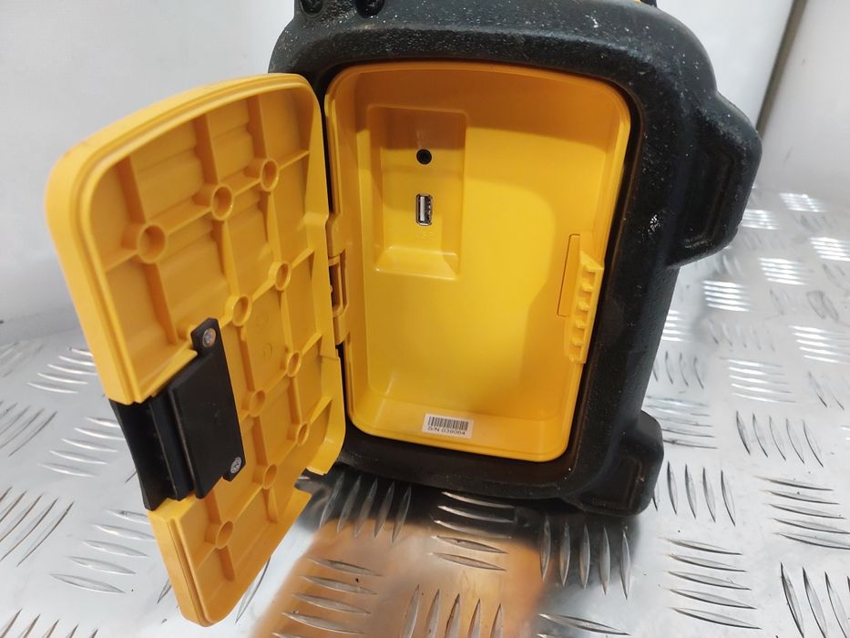 Dewalt Зарядний пристрій-радіоприймач DAB DeWALT DCR020