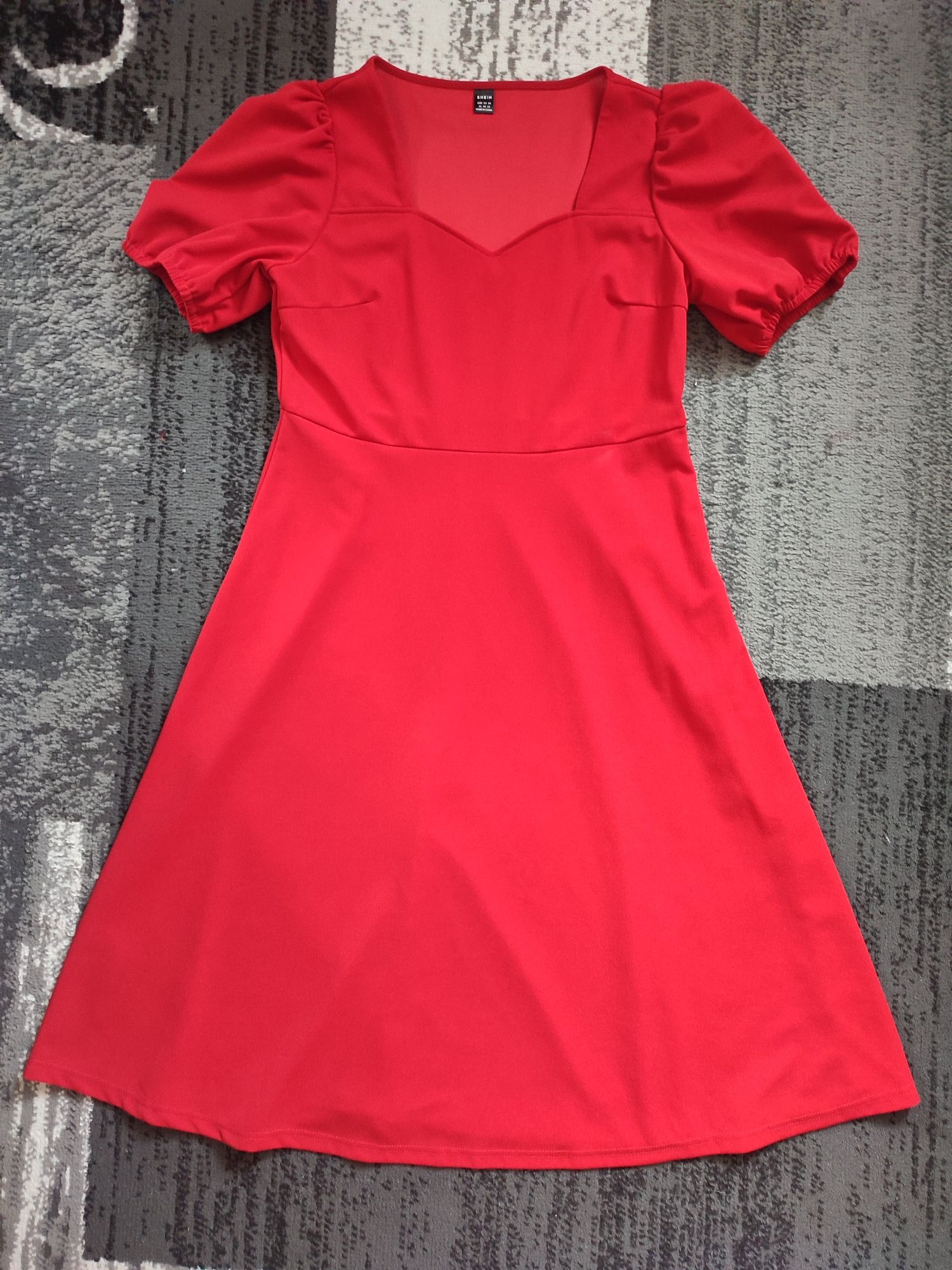 Czerwona sukienka MIDI SHEIN r.44