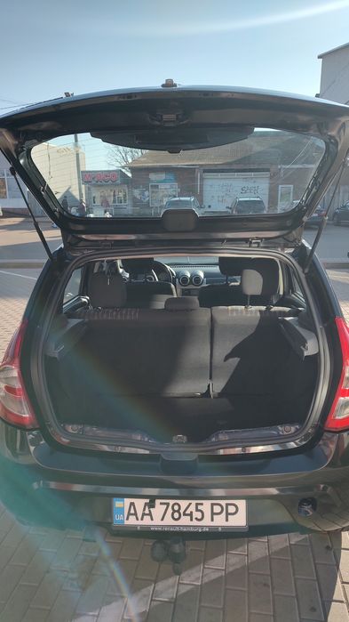 ДАЧІЯ Сандеро в гарному стані