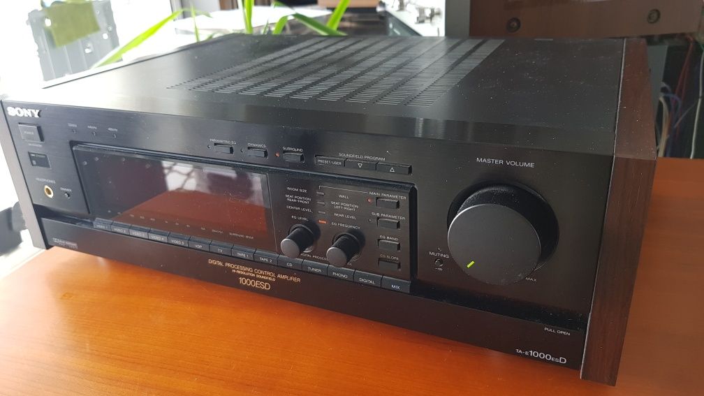 Sony TA-e1000 esd,  Pre-Amplificador