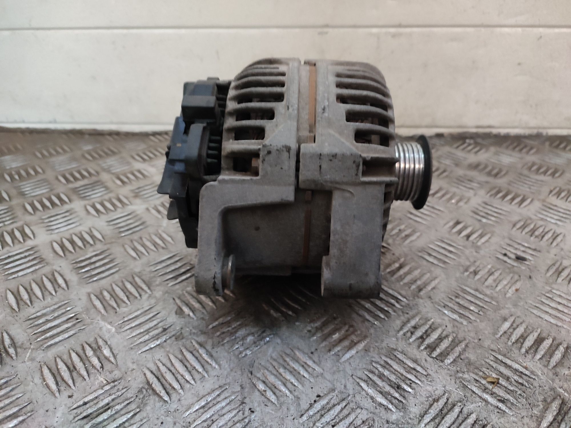 Opel Zafira A 2.2 DTI alternator