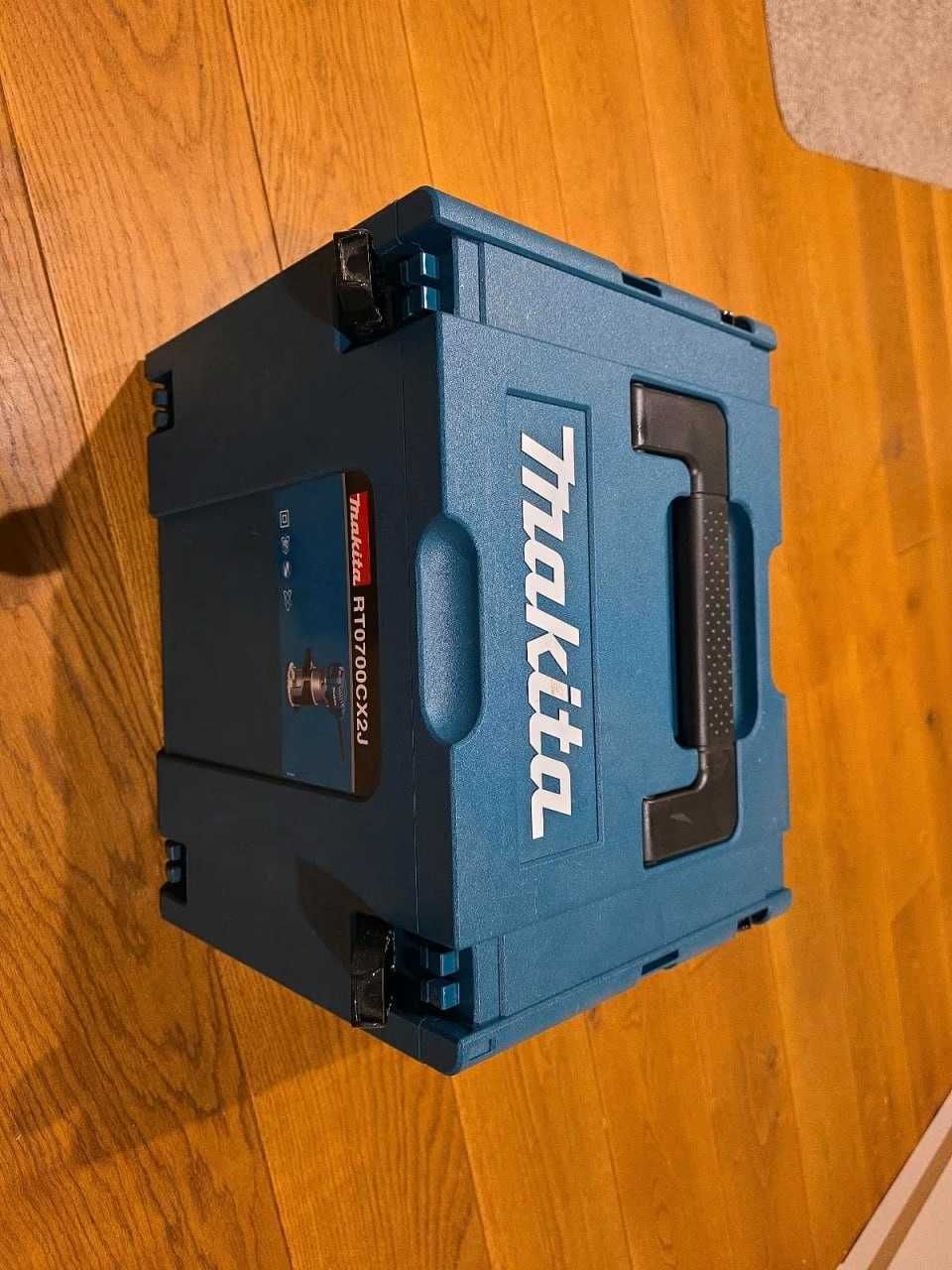 Makita Oberfräse RT0700CX2J Neu unbenutzt