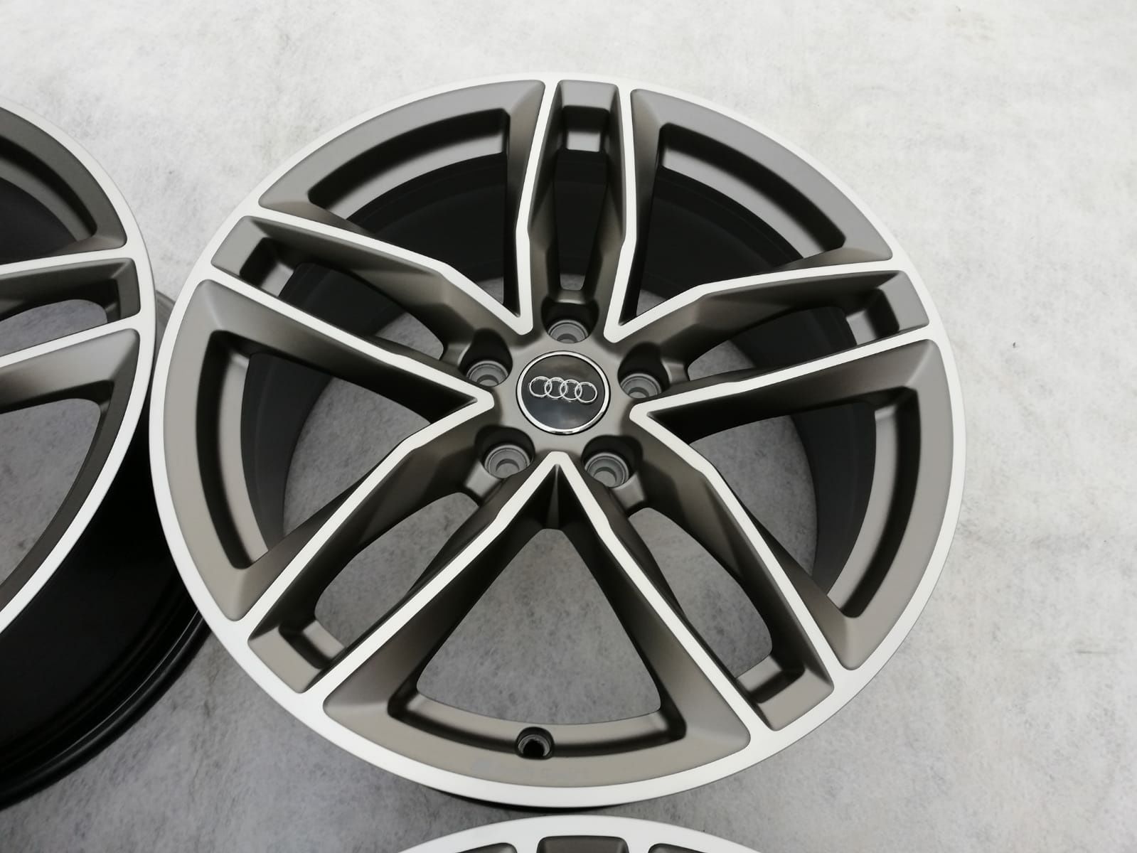 Felgi audi a4 B8 b9 18" Audi Sport