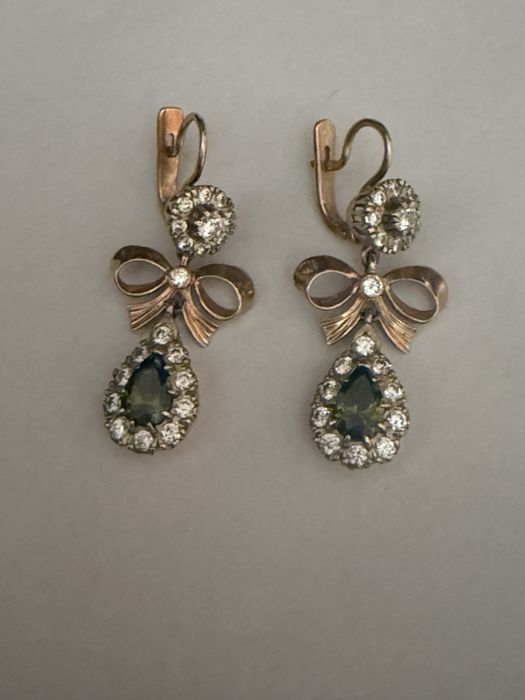 Продам золотые сережки