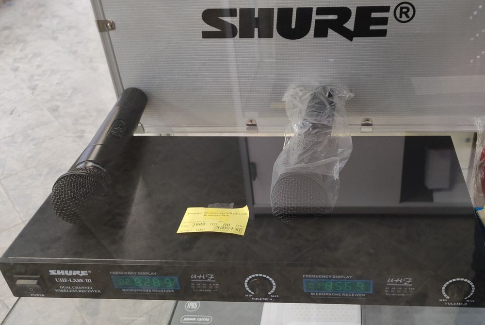 SHURE UHF-LX88-III Радіосистема 2 бездротових мікр