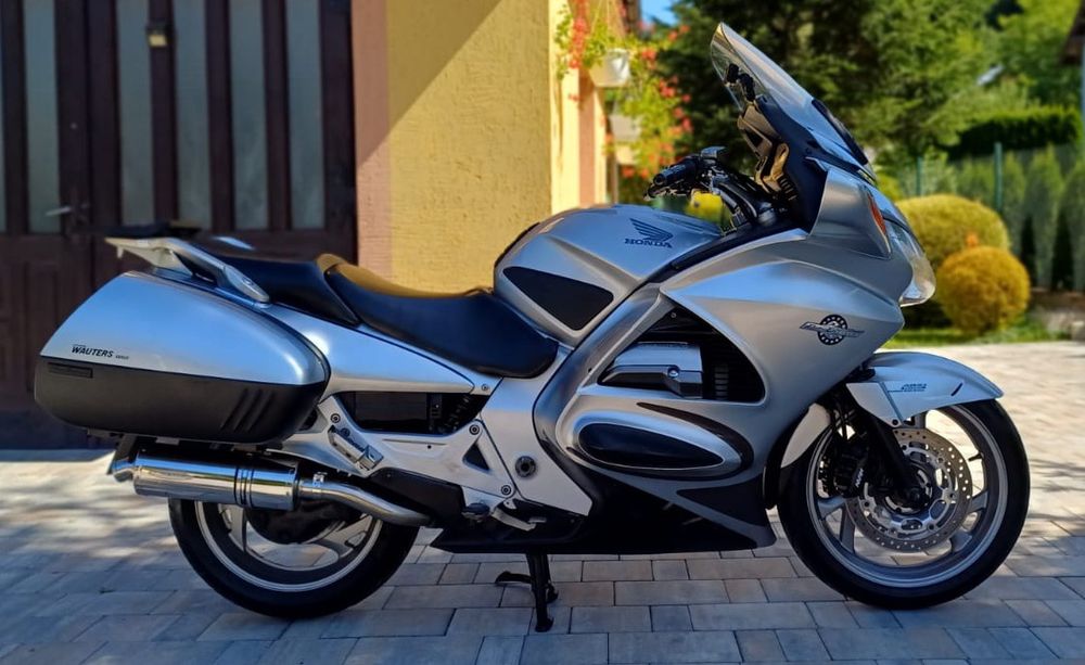 Honda ST 1300 Abs 2004 rok  sprowadzona z Belgii