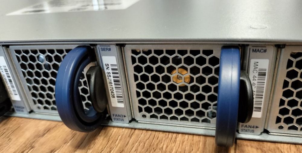 Коммутатор Arista  DCS-7050TX-64