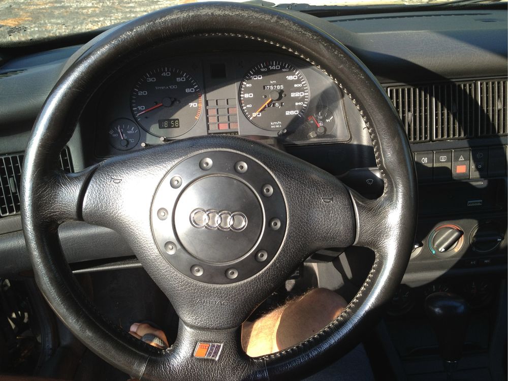 Audi cabrio 2.6 V6 Last Edition