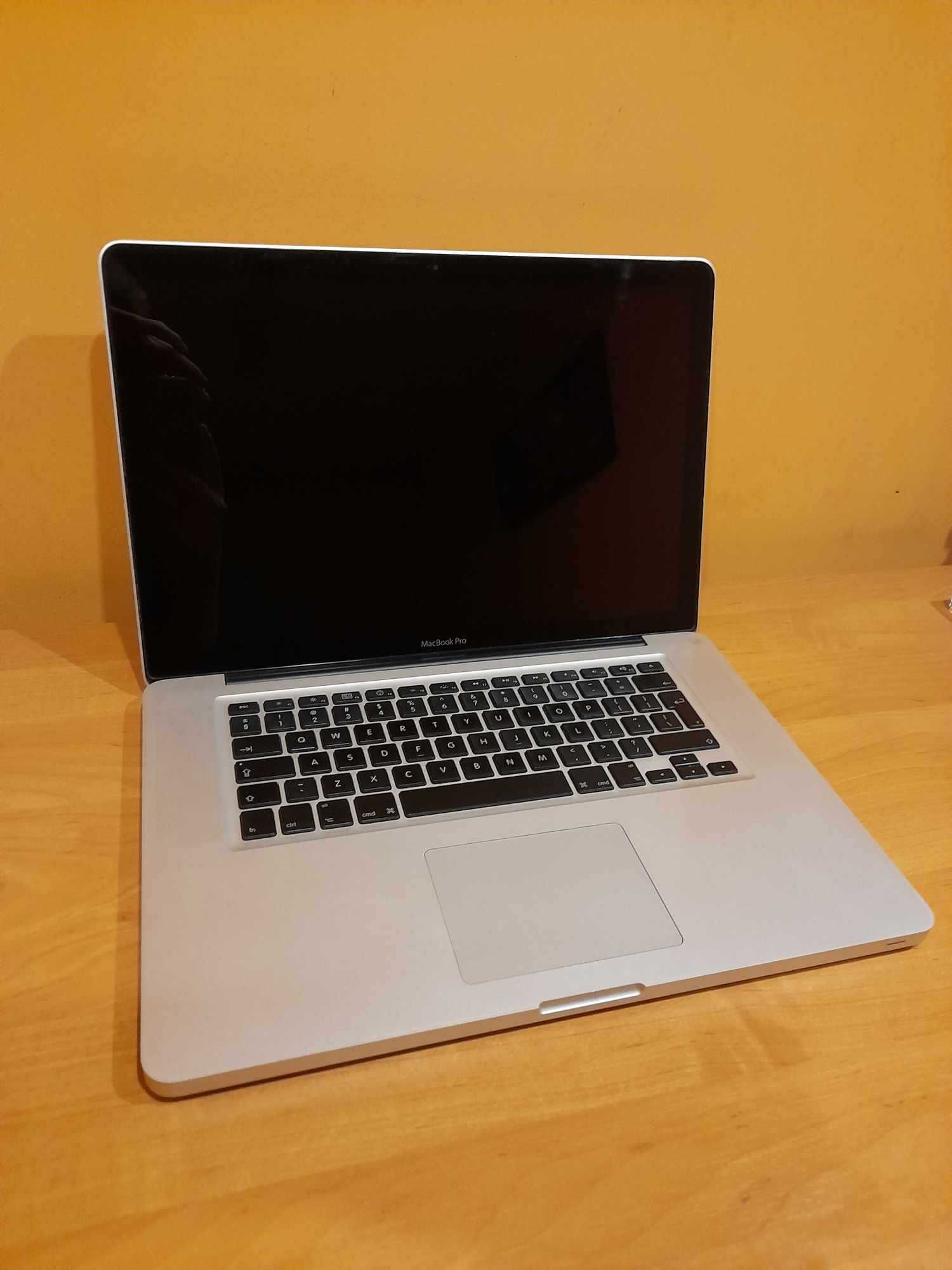 OKAZJA Laptop Apple MacBook Pro 15,4" i5 320GB 8GB Nvidia GeForce GT