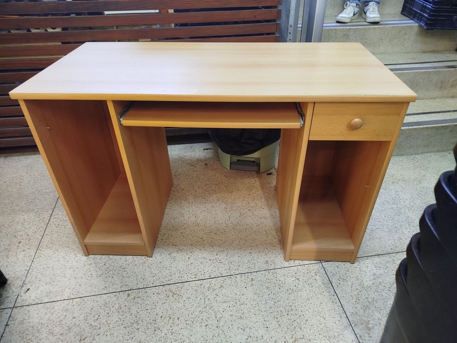 Secretaria em madeira