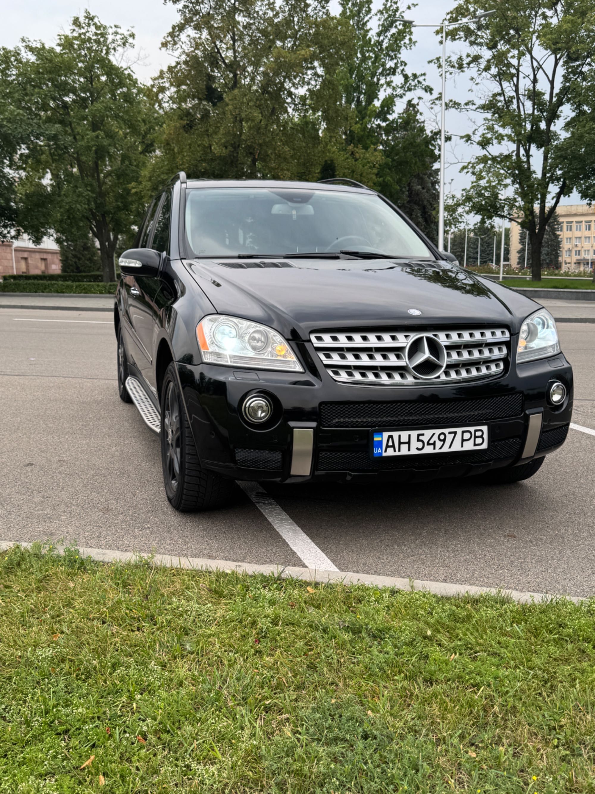 Mercedes-Benz ML-500