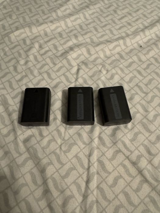 Sony A6000 + 3 obiektywy + akcesoria – kompletny zestaw