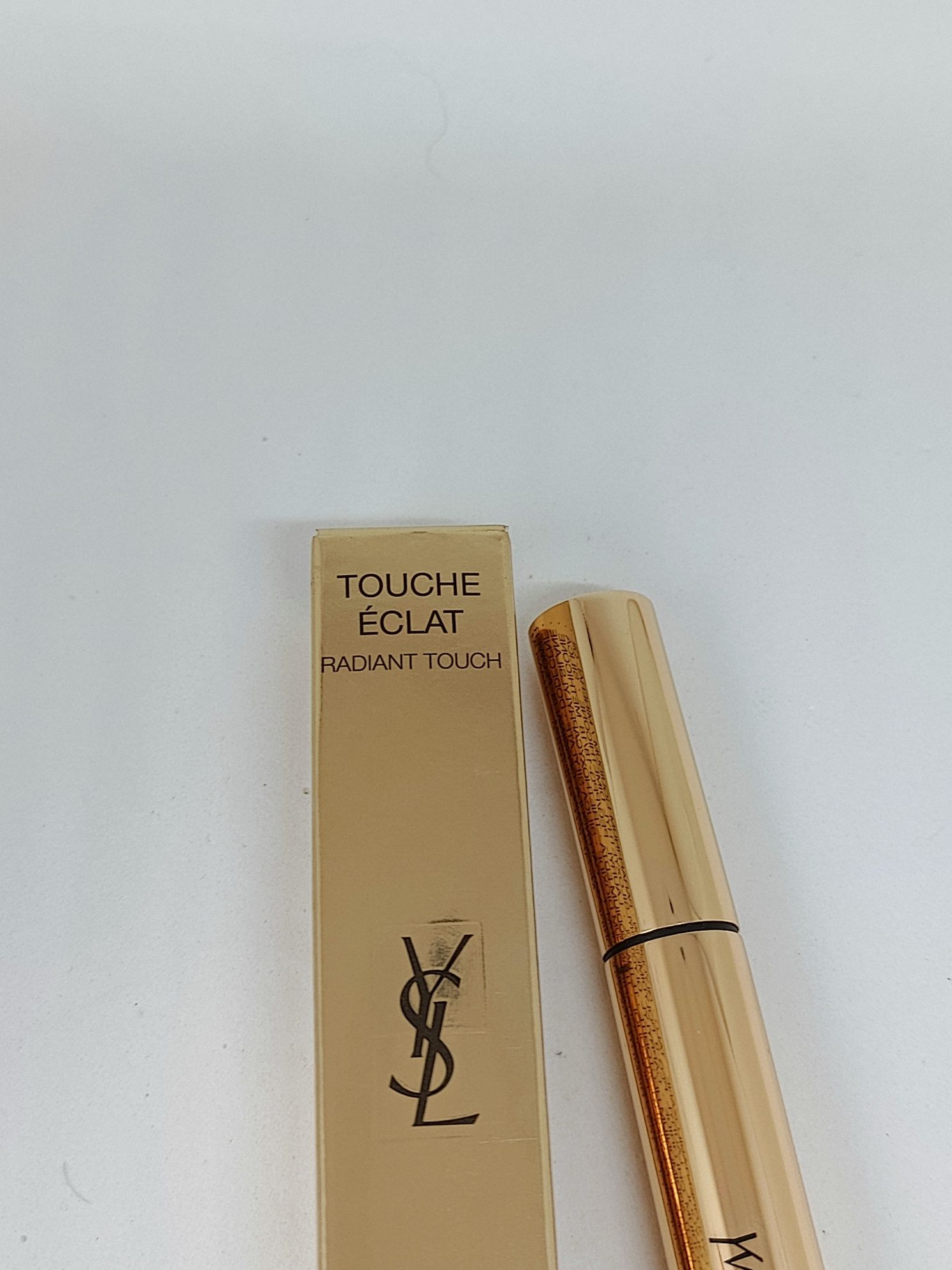 YSL Touche Éclat 1.5 – rozświetlający korektor na twarz
