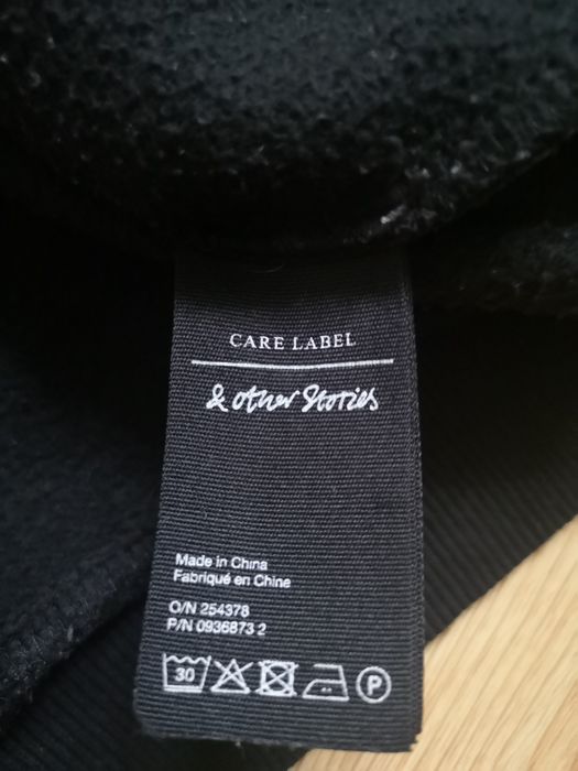 Bluza sweterek z bufkami koronka care label