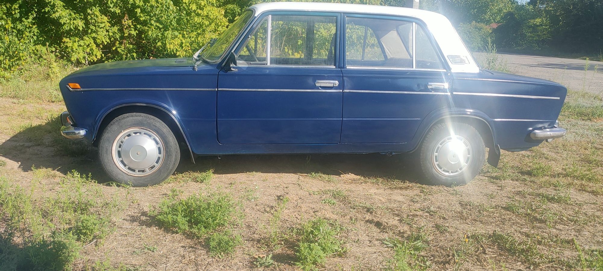 Продам ваз 2103.