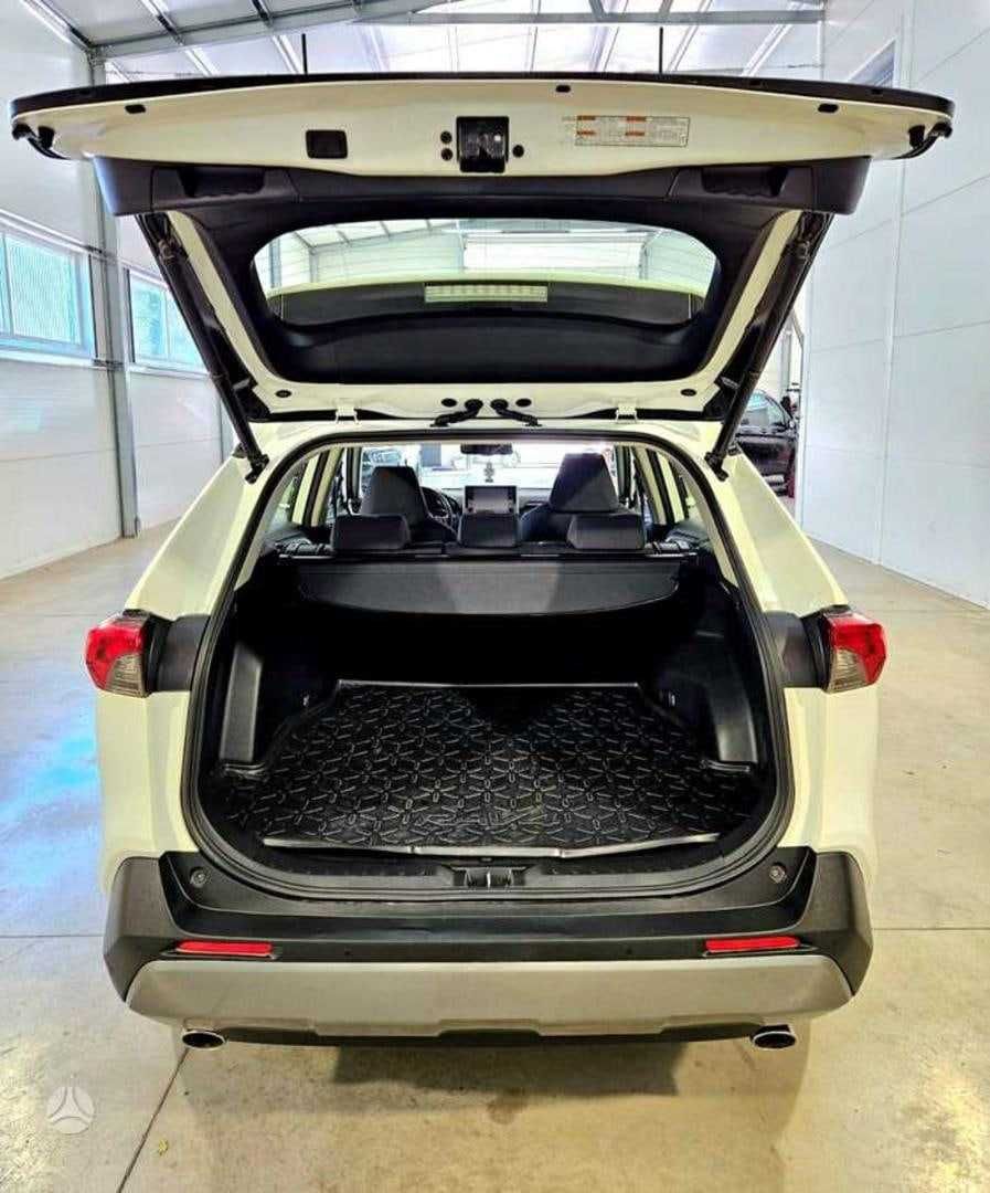 toyota rav4 2021 XLE hybrid