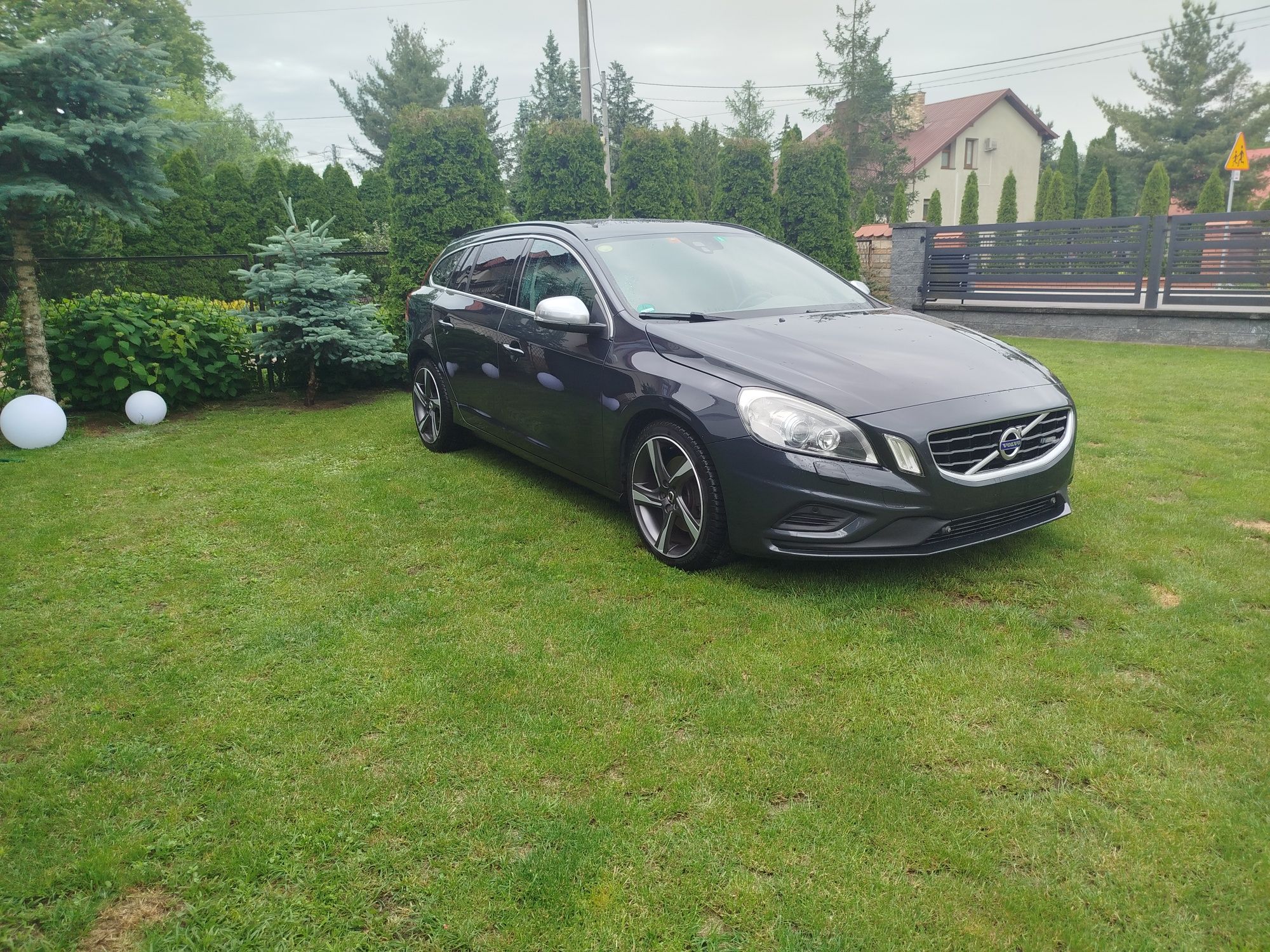 Volvo V60 R Design 2.4 D5 215 Km