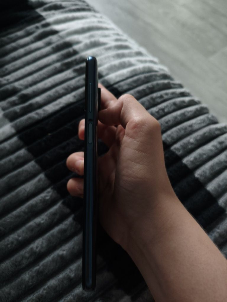 Продам Redmi note 9s 4/64