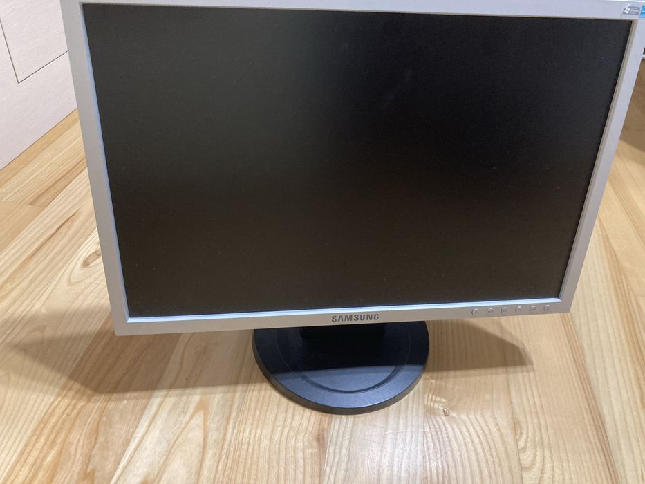 Monitor samsung syncMaster 920nw