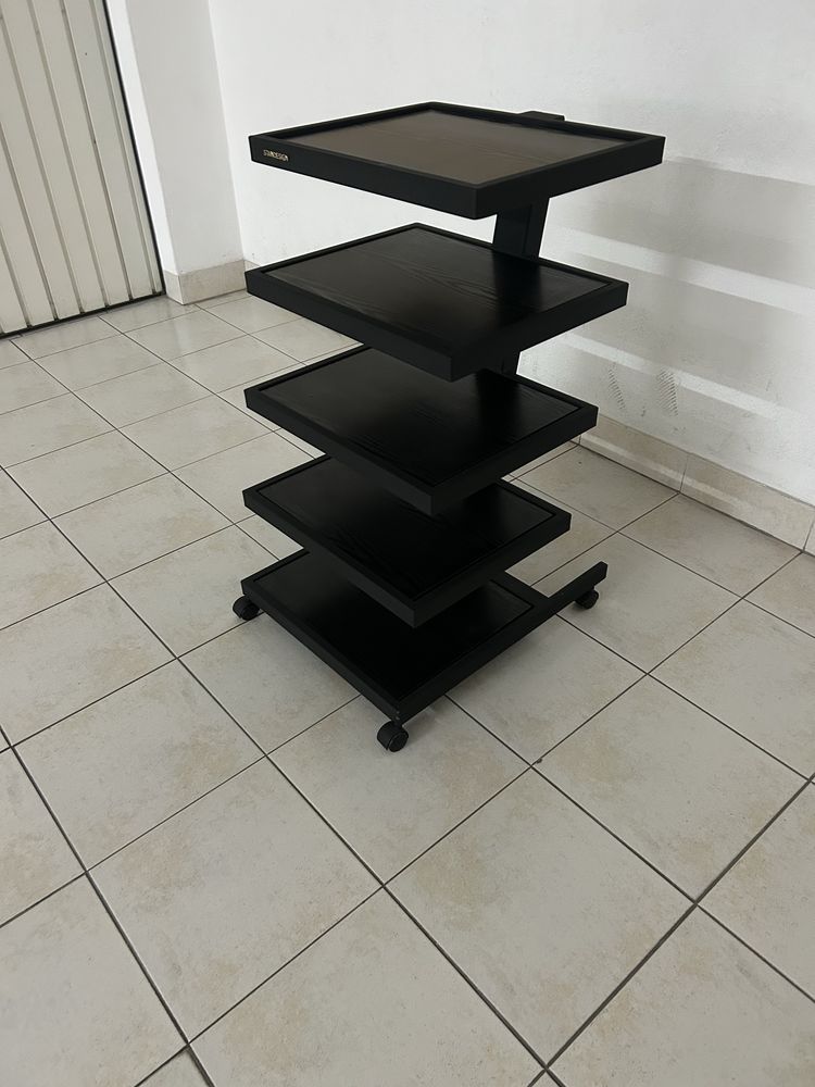 Movel para televisão e multimedia