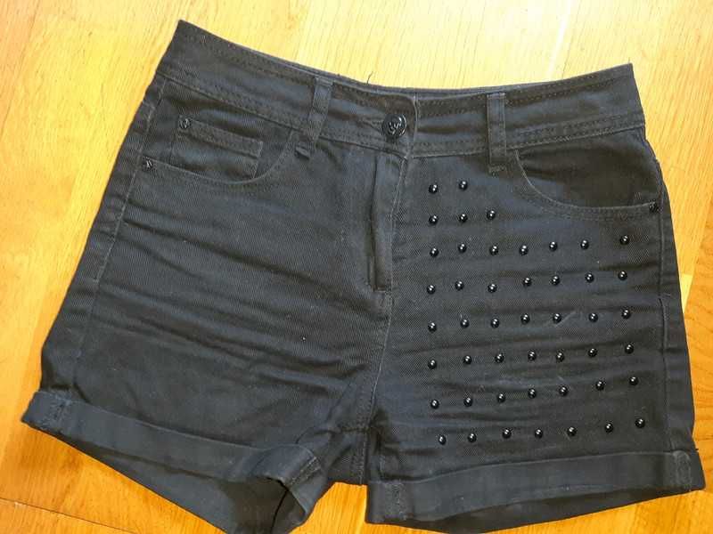 Czarne spodenki z koralikami – Made with Love – rozmiar XS