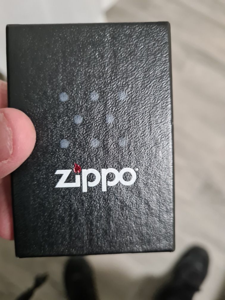 Zippo usado como novo