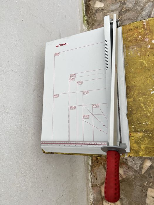 Guilhotina de Papel Yosan 44 – Profissional
