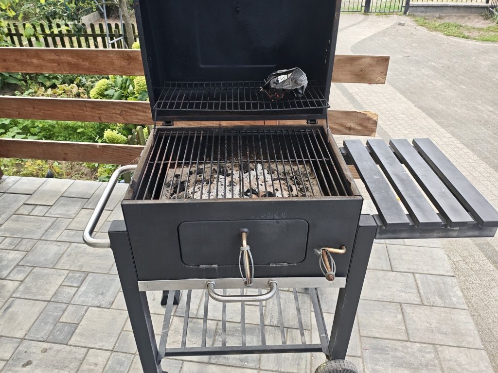 Grill węglowy ..
