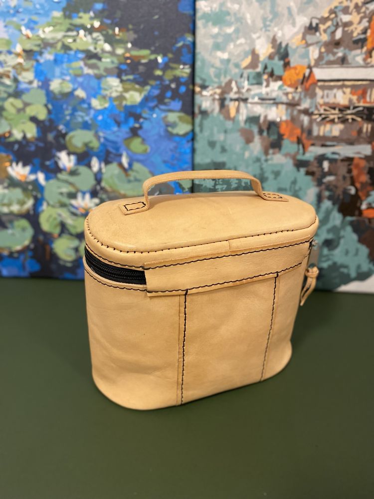 Damska skórzana kosmetyczka „HandMade”.