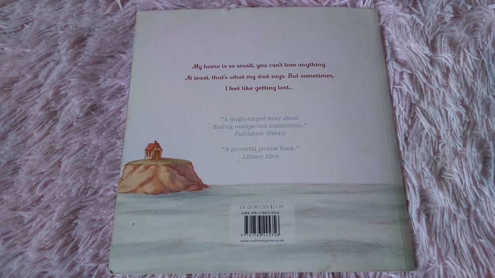 Книга для дітей англійською Nara and the ISLAND